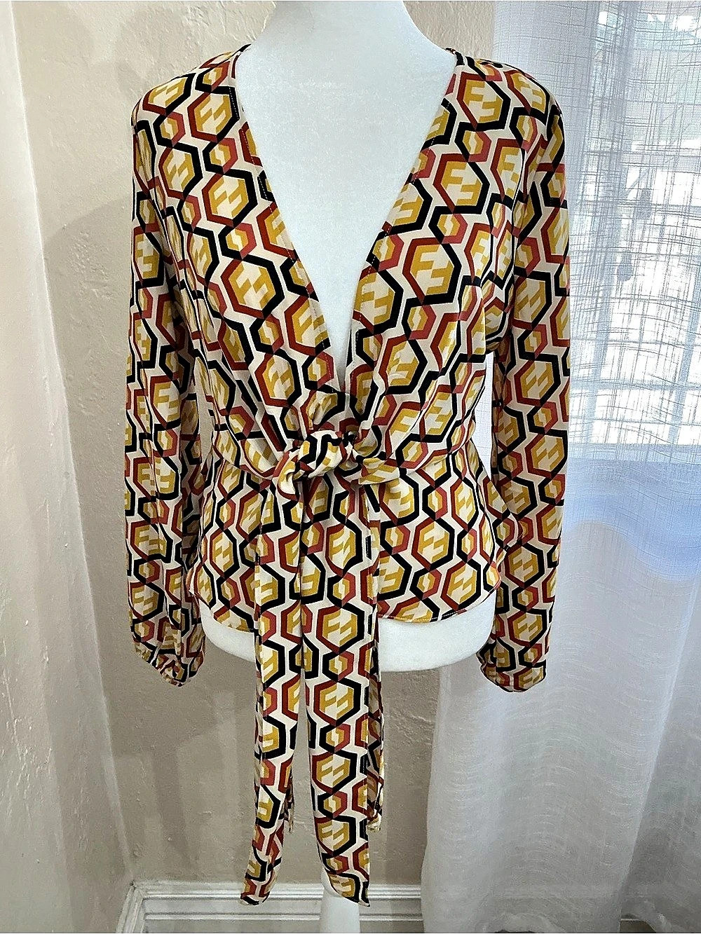 Forever 21 Geometric Tie-Front Blouse in White & Black Size xs